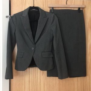 Gray express skirt suit size 00 EUC